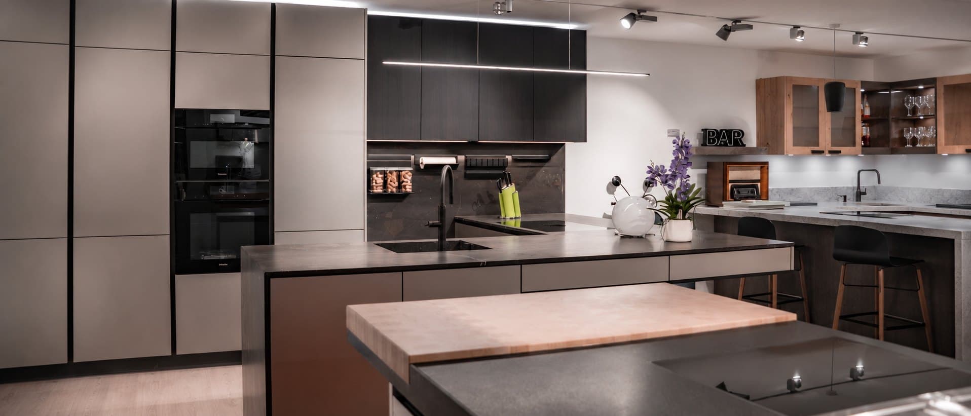 Fitted kitchen with a central island, a Teutschmann project